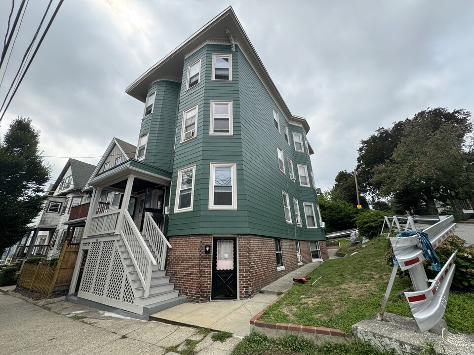 29 Cameron Ave, Unit 3 in Somerville, MA - Building Photo