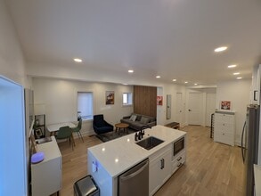 1273 Simms Pl NE, Unit 1 in Washington, DC - Foto de edificio - Building Photo