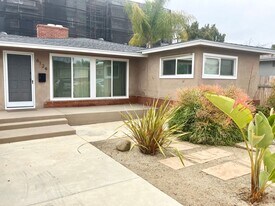 6124 Mary Ln Dr in San Diego, CA - Building Photo