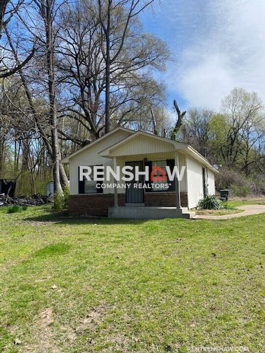 1602 Winston Dr Photo