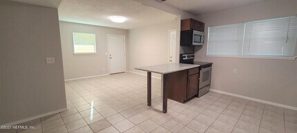 325 Royal Palms Dr in Atlantic Beach, FL - Building Photo - Building Photo