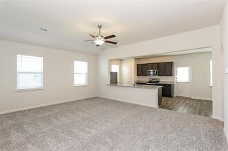 115 Switchback Hl Rd in Newark, TX - Building Photo - Building Photo