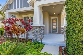 5925 Silver Sun Dr in Apollo Beach, FL - Building Photo - Building Photo