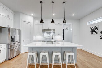 7818 Janak Dr in Houston, TX - Building Photo - Building Photo