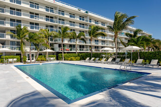 2560 South Ocean in Palm Beach, FL - Foto de edificio - Building Photo