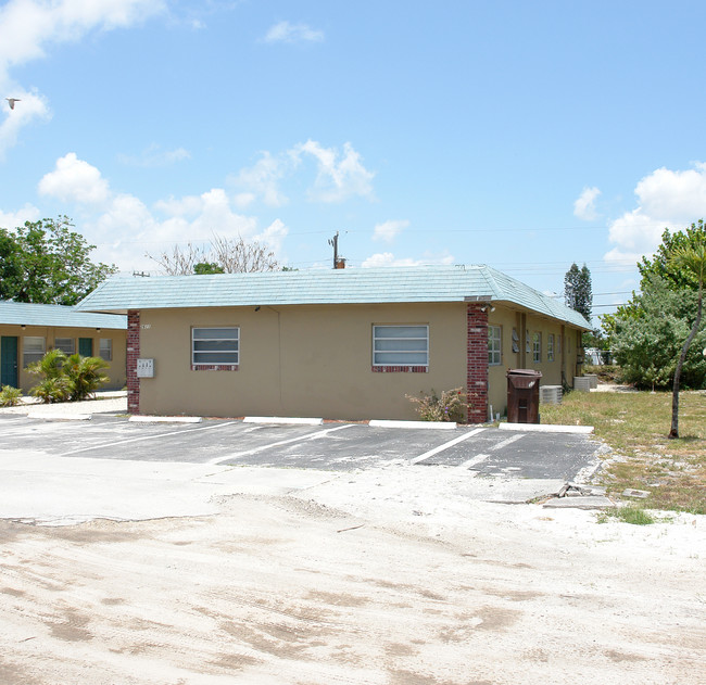 2611 SW 5th St in Fort Lauderdale, FL - Building Photo - Building Photo