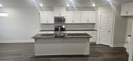 516 S Benchmark Ln in Fayetteville, AR - Foto de edificio - Building Photo