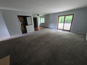 9 Scarborough Ln in Wappingers Falls, NY - Building Photo - Building Photo