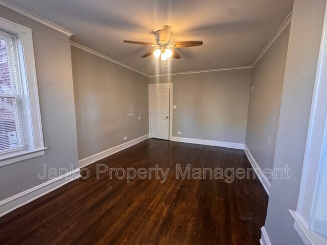 5903 W Huron St in Chicago, IL - Building Photo - Building Photo