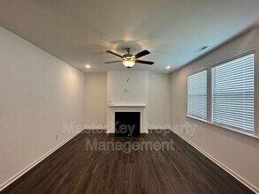 1202 Briar Gate Dr in Holly Springs, NC - Building Photo - Building Photo