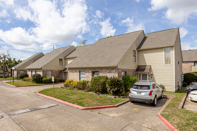 Chardonnay Village in Kenner, LA - Foto de edificio - Building Photo