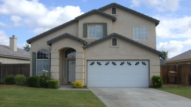 9600 Lacroix Ct in Bakersfield, CA - Building Photo