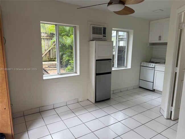 property at 1423 Wiley St