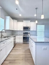 413 S Davis St in Dallas, NC - Building Photo - Building Photo