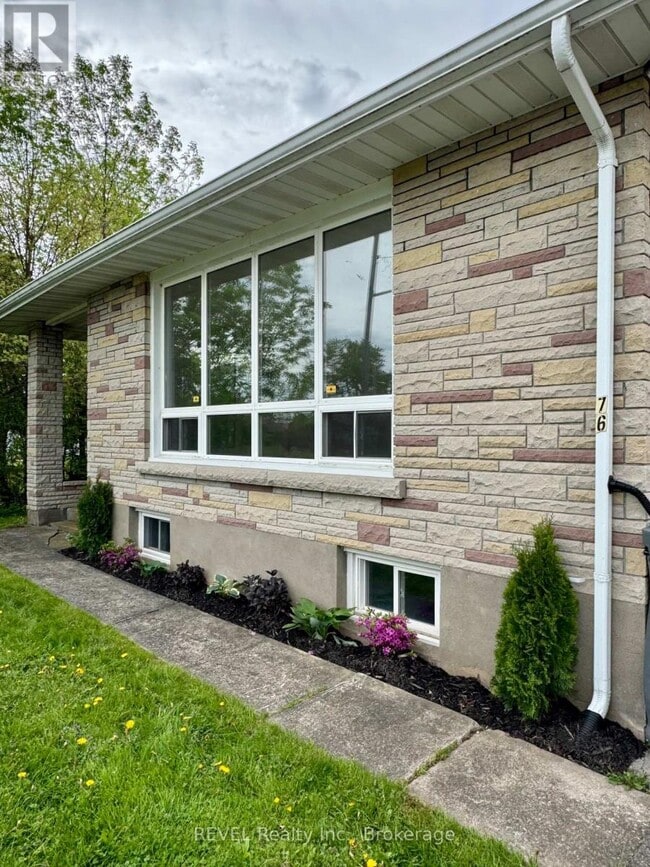 76 Lavinia St in Fort Erie, ON - Building Photo - Building Photo