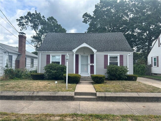 81 Ballston Ave in Pawtucket, RI - Building Photo - Building Photo