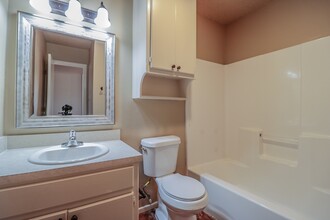 4644 Fordham St in Lubbock, TX - Building Photo - Building Photo