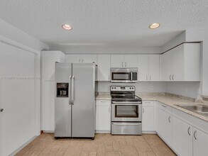 1458 Coronado Rd in Weston, FL - Building Photo - Building Photo