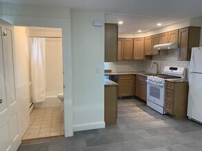 22 Rantoul St, Unit 1 in Beverly, MA - Foto de edificio - Building Photo