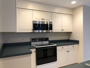 665 Lowell St in Lexington, MA - Building Photo - Building Photo