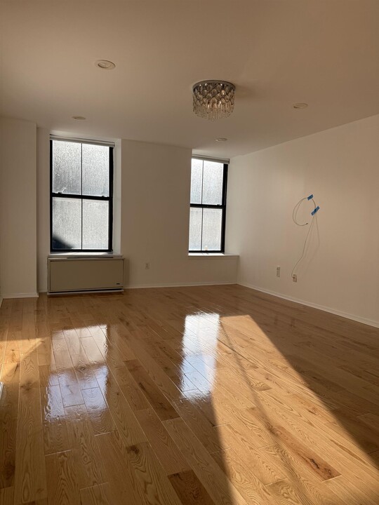 1 GREENE St in Jersey City, NJ - Building Photo