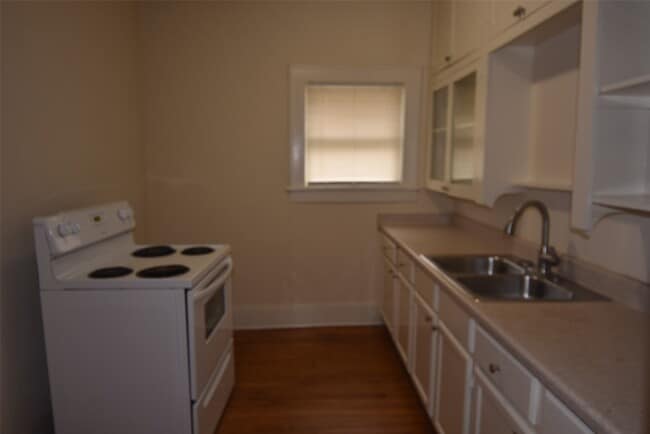 property at 4618 Clay St