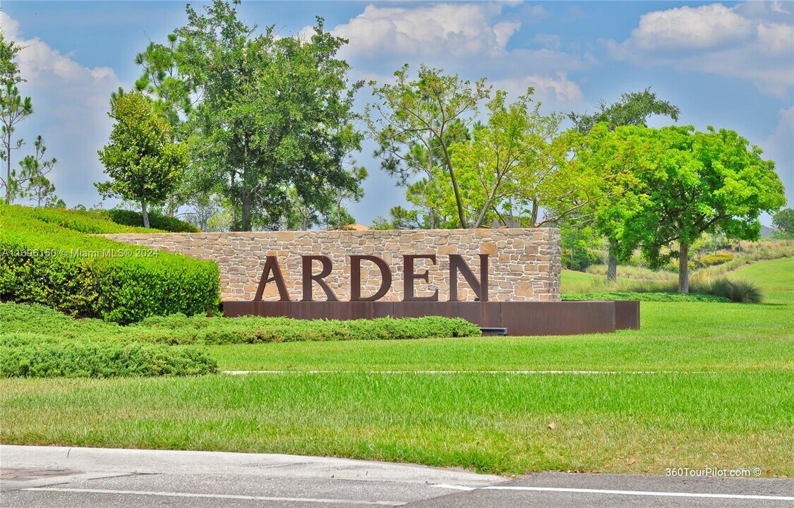 1576 Wandering Willow Wy in Westlake, FL - Building Photo