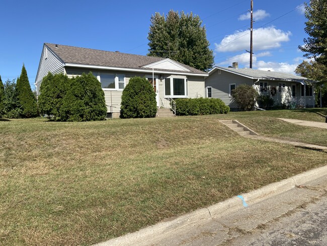 2939 Leonard St in La crosse, WI - Building Photo - Building Photo