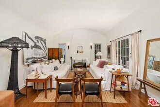 2032 Holmby Ave in Los Angeles, CA - Building Photo - Building Photo