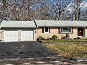 209 Hatchery Rd in North Kingstown, RI - Building Photo - Building Photo