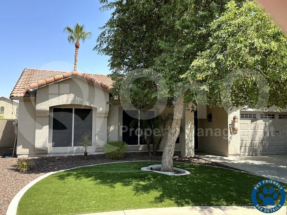 605 S Monterey St in Gilbert, AZ - Building Photo