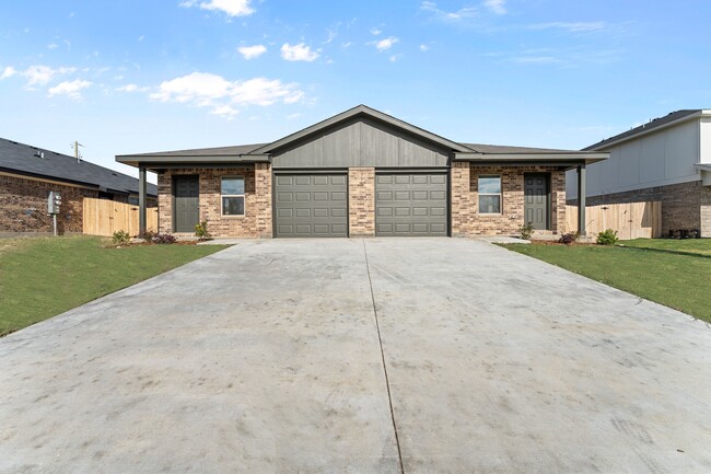 The Laramie at Warriors Path in Harker Heights, TX - Foto de edificio - Building Photo