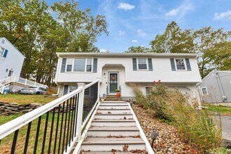 52 Jonathan Ln in Manchester, NH - Building Photo - Building Photo