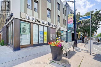 240-240 Durie St in Toronto, ON - Building Photo - Building Photo