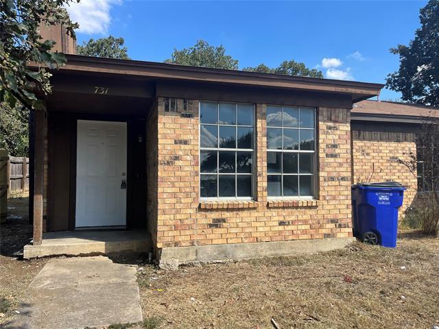 property at 731 Woodland Ct