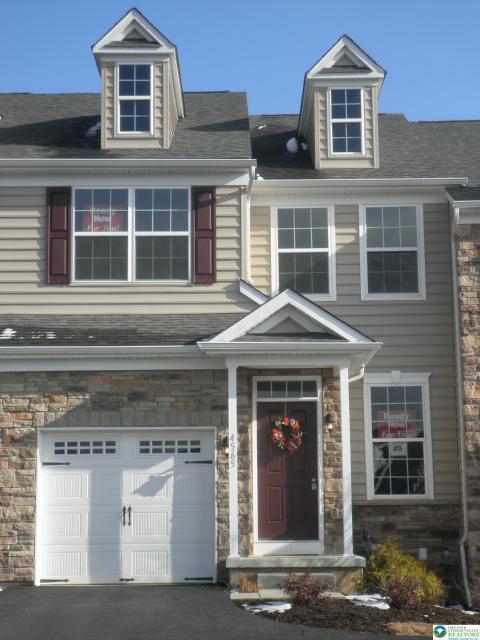 4565 Woodbrush Way in Allentown, PA - Building Photo