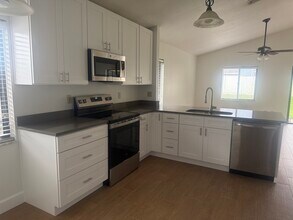 1040 Manigan Ave in Oviedo, FL - Building Photo - Building Photo