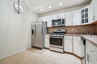 14 Walnut St in Jersey City, NJ - Building Photo - Building Photo