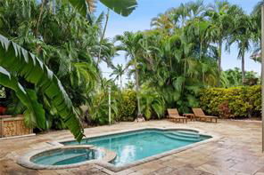 4094 Sunny Isles Blvd in North Miami Beach, FL - Building Photo - Building Photo