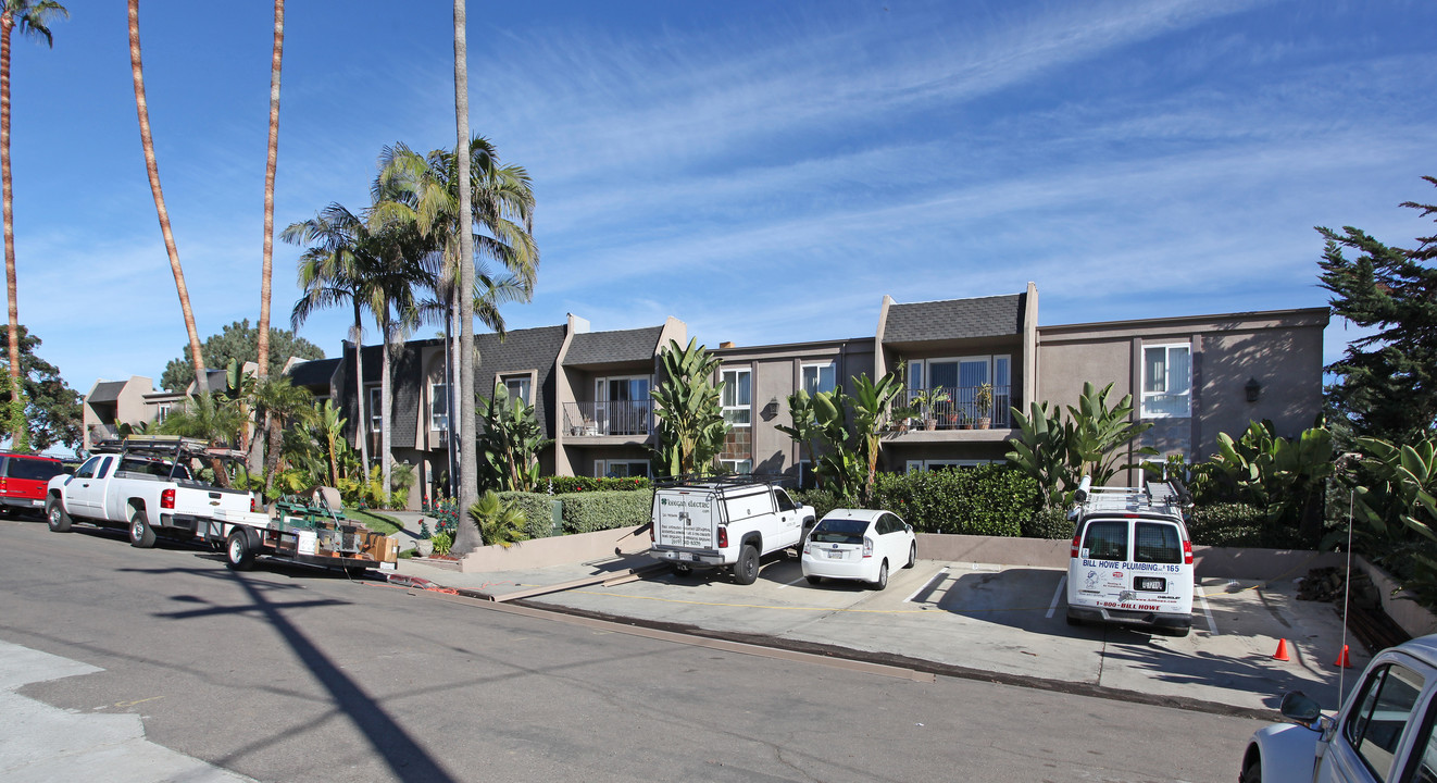 The Greencliff Apartments in San Diego, CA - Building Photo