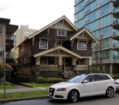 1356 W 13th Ave in Vancouver, BC - Building Photo