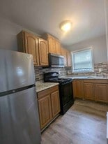 807 Stoll St in Baltimore, MD - Building Photo