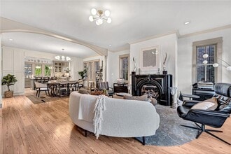 242 SW D St in Bentonville, AR - Building Photo - Building Photo