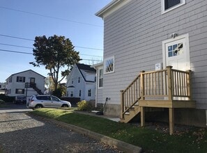 10 Gloucester Ave in Gloucester, MA - Building Photo - Building Photo