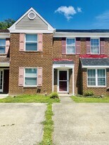 5142 Settlers Park Dr in Virginia Beach, VA - Building Photo