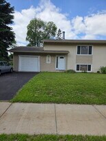 9281 Forestview Ln N in Maple Grove, MN - Building Photo