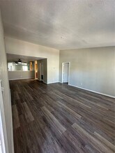 6500 Sands Point Dr in Houston, TX - Building Photo - Building Photo