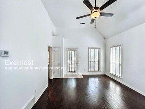 1079 River Isle Dr in Memphis, TN - Building Photo - Building Photo
