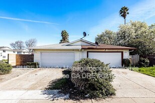 2101 Banyan Way in Antioch, CA - Building Photo