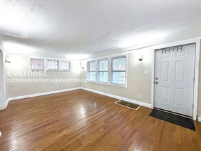 2032 Kendall St in Detroit, MI - Building Photo - Building Photo